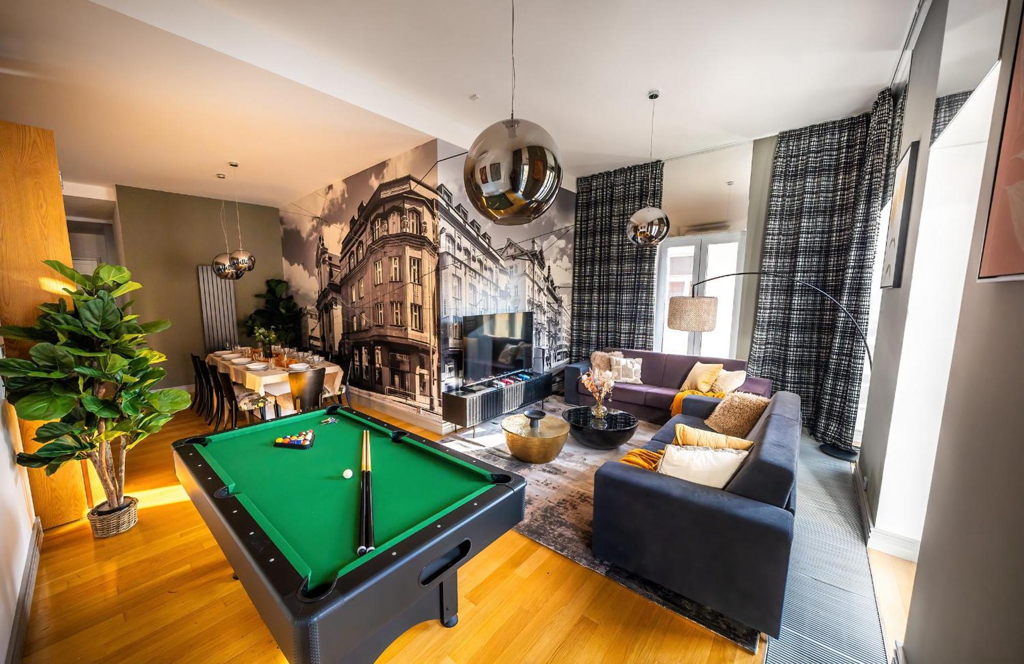 Billionaires Boutique & Premium Suites, Old Town Apartmán *